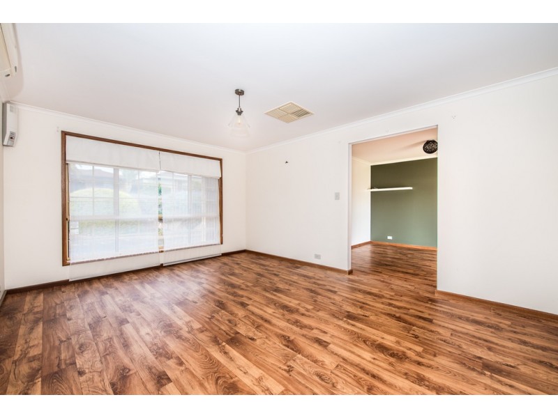 26 Jagger Cres, Woodcroft SA 5162