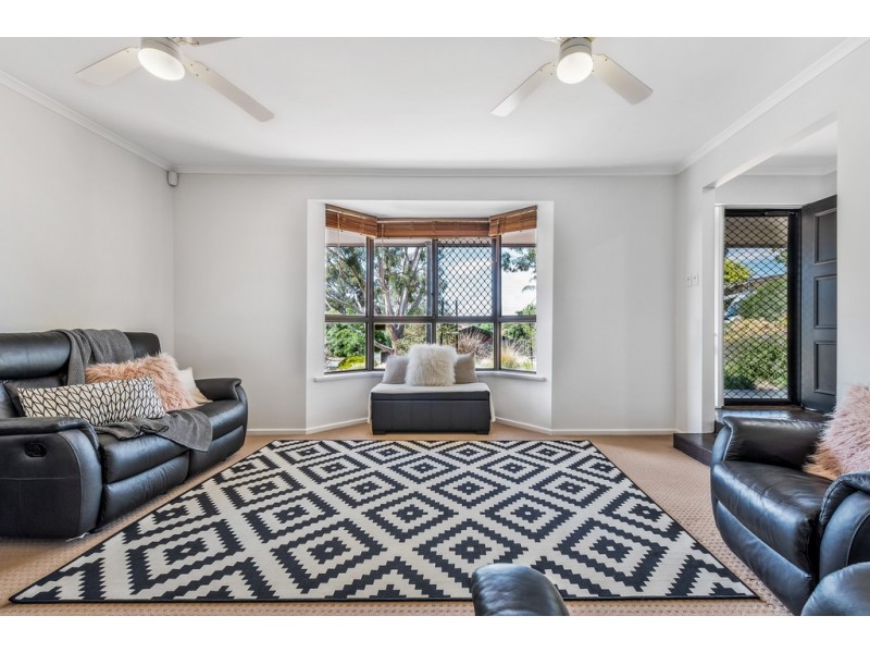 1 Dewvale Road, O’halloran Hill SA 5158