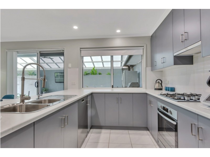 5 Sunday Blvd, Aldinga Beach SA 5173