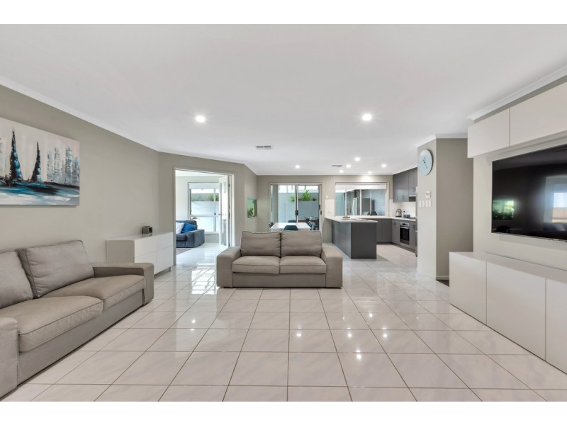 5 Sunday Blvd, Aldinga Beach SA 5173