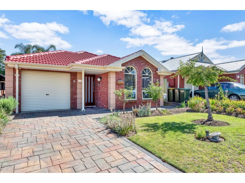 8 Kingston Avenue, Happy Valley SA 5159