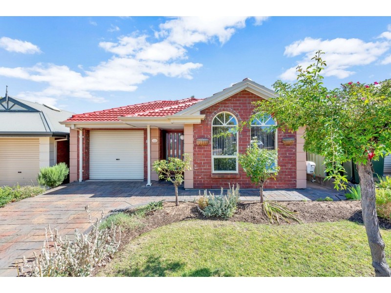 8 Kingston Avenue, Happy Valley SA 5159