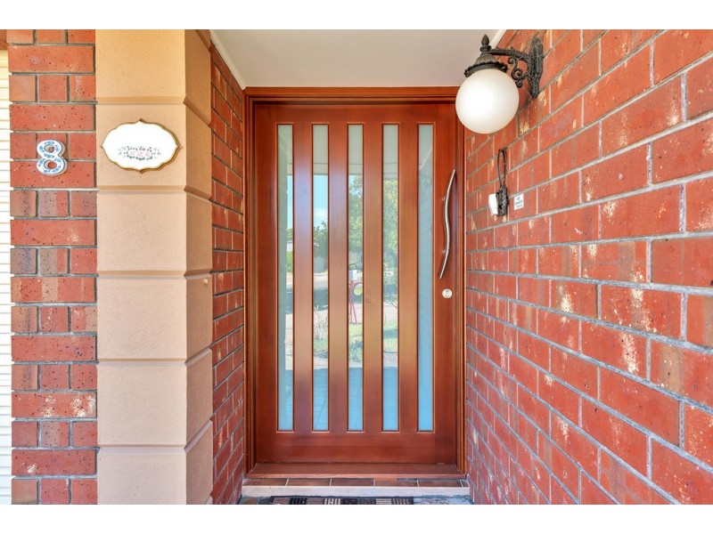 8 Kingston Avenue, Happy Valley SA 5159