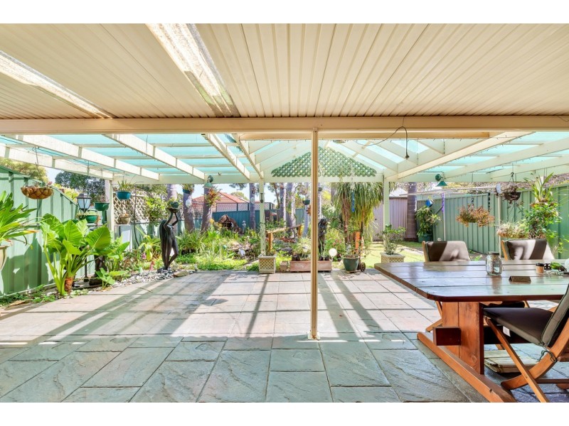 8 Kingston Avenue, Happy Valley SA 5159