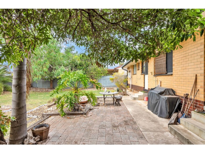 18 Loman Street, Morphett Vale SA 5162