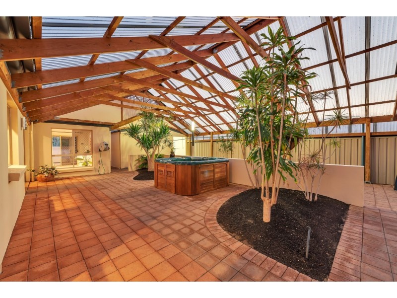 3 Wooding Avenue, Woodcroft SA 5162