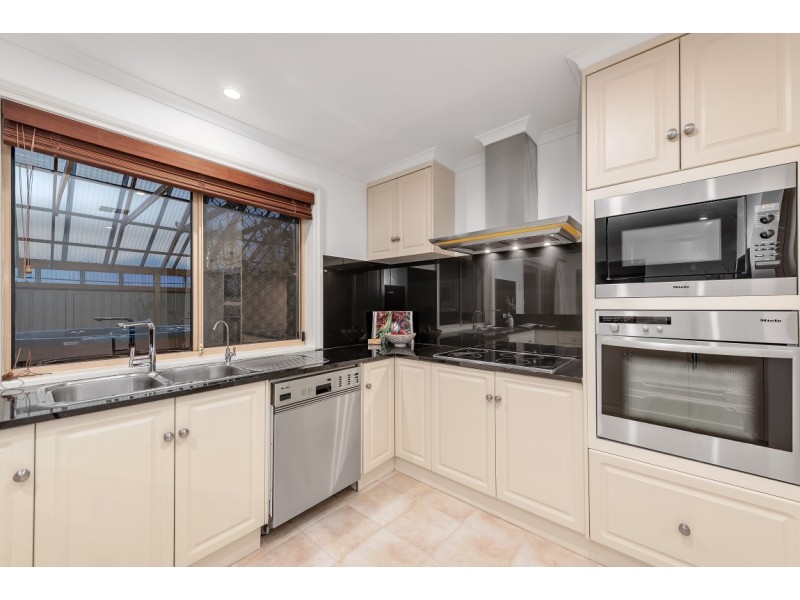 3 Wooding Avenue, Woodcroft SA 5162