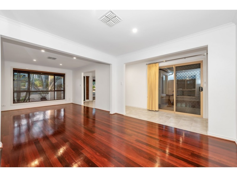 3 Wooding Avenue, Woodcroft SA 5162