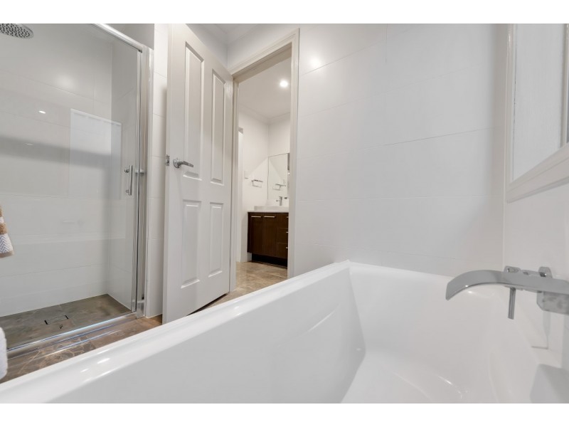 3 Wooding Avenue, Woodcroft SA 5162