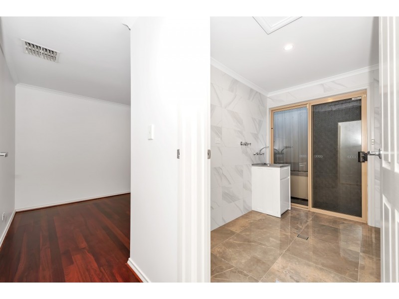 3 Wooding Avenue, Woodcroft SA 5162