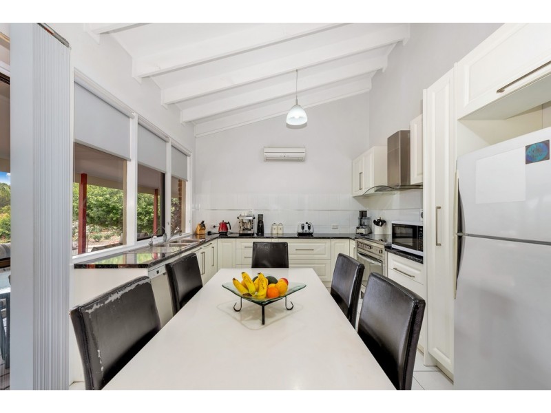 27 Klippel Avenue, Trott Park SA 5158