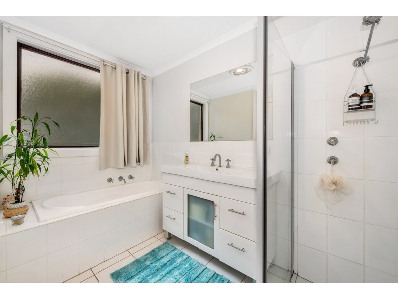 27 Klippel Avenue, Trott Park SA 5158