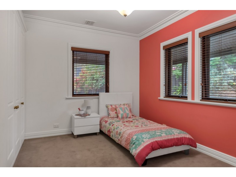 16 Cormorant Avenue, Flagstaff Hill SA 5159