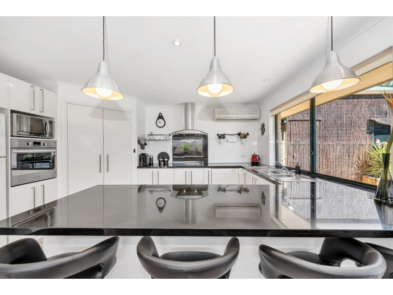 73 Valley View Drive, Mclaren Vale SA 5171