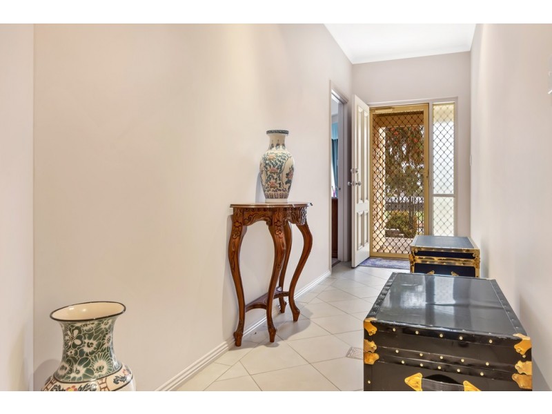 14 White Crescent, Seacombe Gardens SA 5047