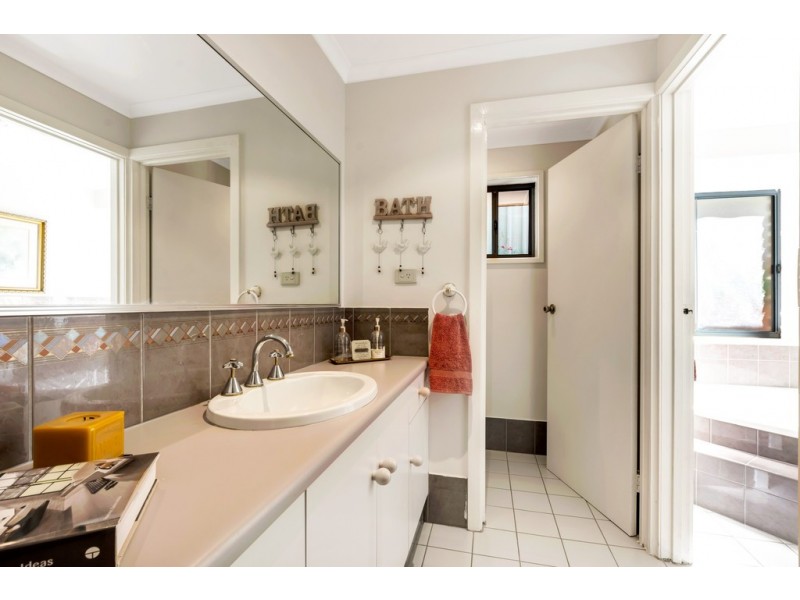 21 Quinvale Road, Hallett Cove SA 5158