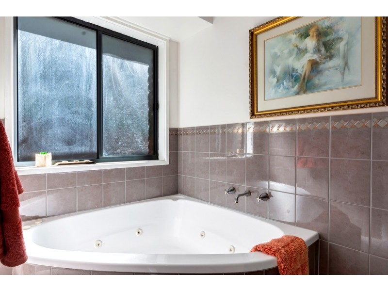 21 Quinvale Road, Hallett Cove SA 5158