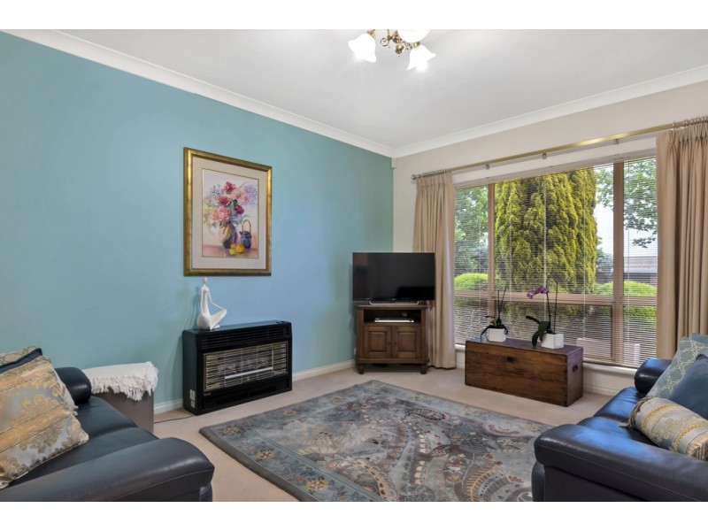 17 Grand Boulevard, Seaford Rise SA 5169