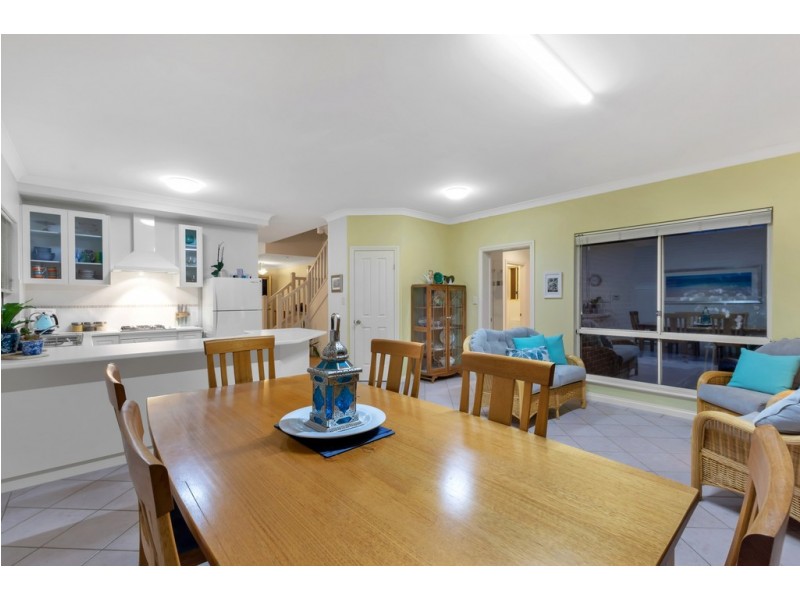 17 Grand Boulevard, Seaford Rise SA 5169