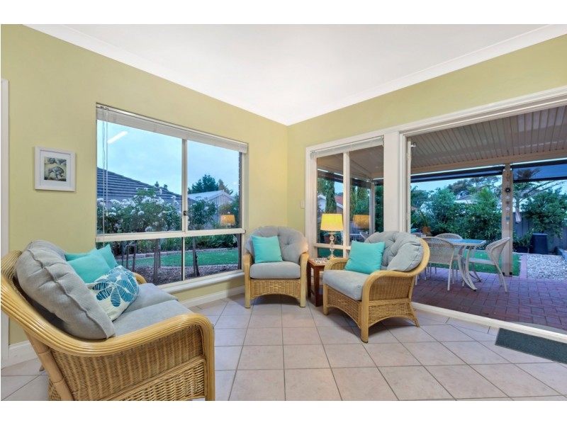 17 Grand Boulevard, Seaford Rise SA 5169