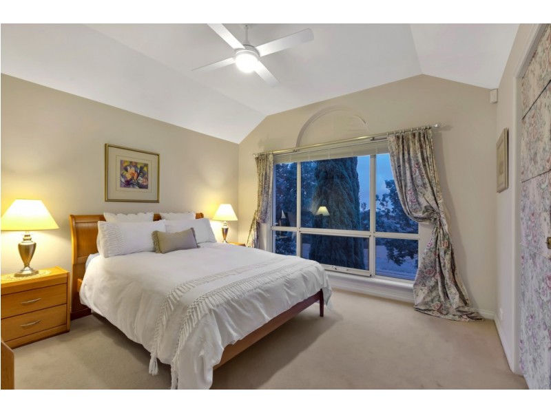 17 Grand Boulevard, Seaford Rise SA 5169