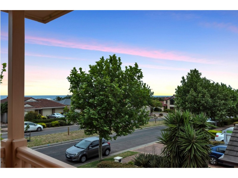 17 Grand Boulevard, Seaford Rise SA 5169