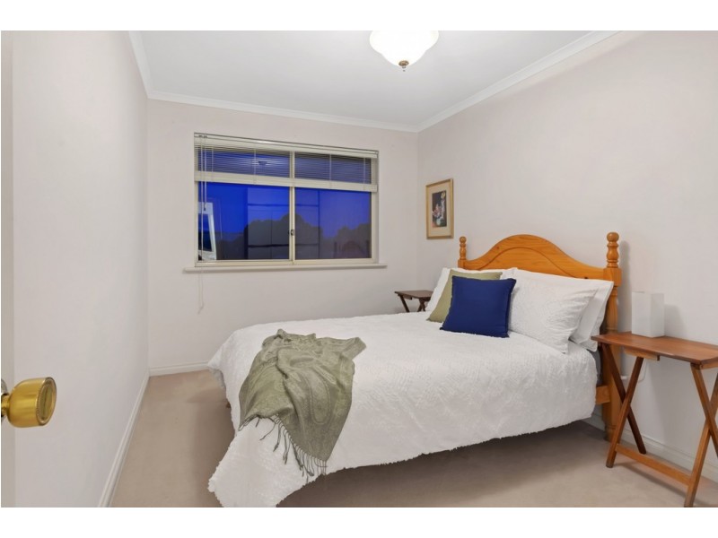 17 Grand Boulevard, Seaford Rise SA 5169