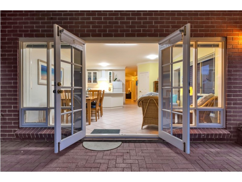 17 Grand Boulevard, Seaford Rise SA 5169