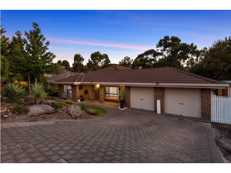 8 Lusitano Court, Woodcroft SA 5162