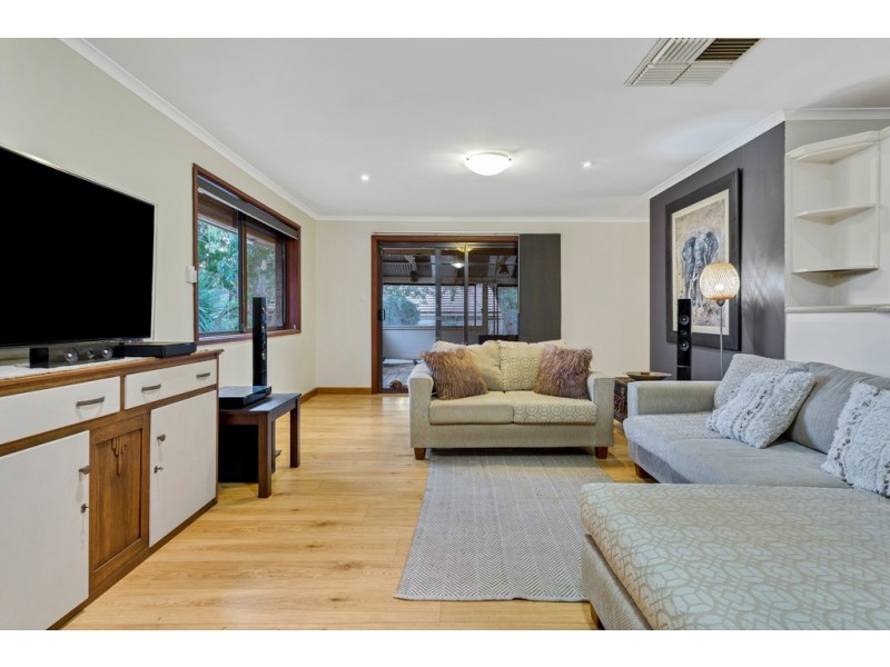 8 Lusitano Court, Woodcroft SA 5162