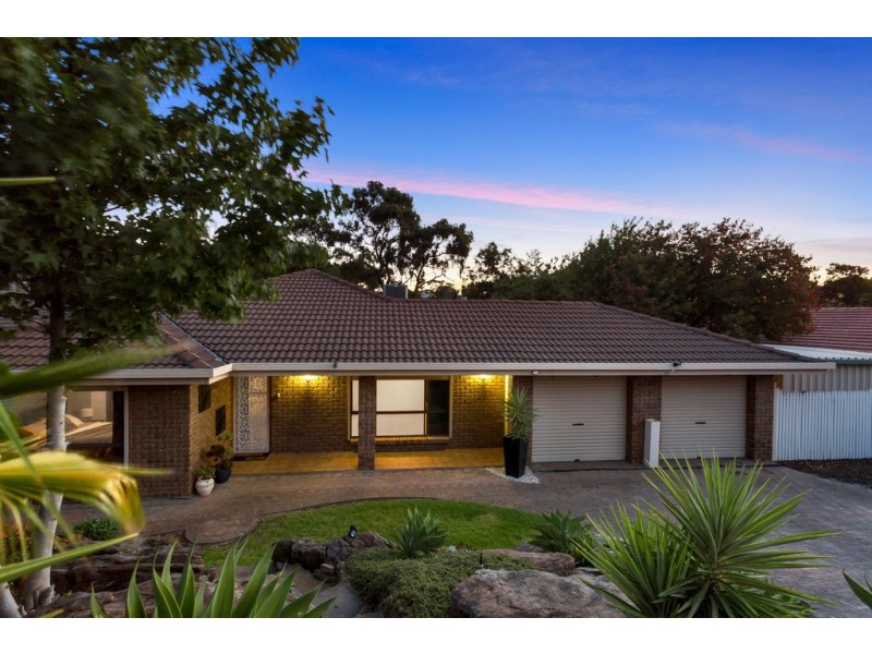 8 Lusitano Court, Woodcroft SA 5162