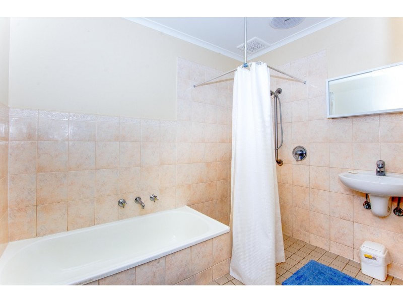 19 Wangara Aveune, Morphett Vale SA 5162