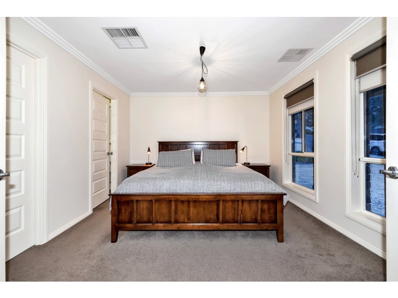 26 Singer Drive, Happy Valley SA 5159