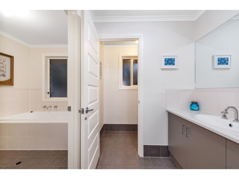 26 Singer Drive, Happy Valley SA 5159