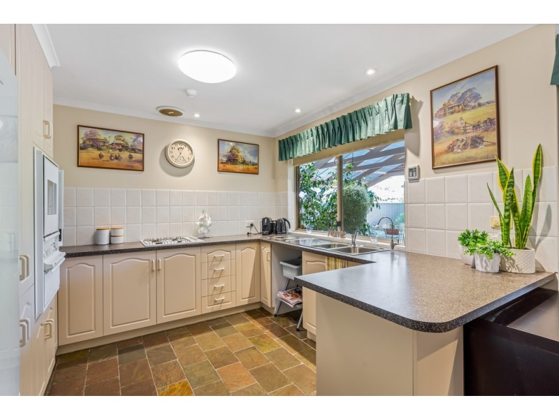 24 Sampson Crescent, Old Reynella SA 5161