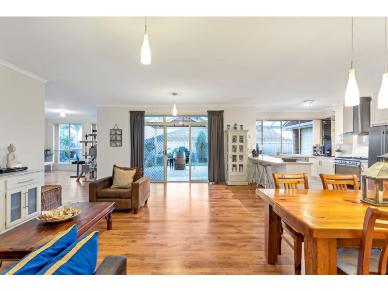 15 Daintree Drive, Seaford Rise SA 5169