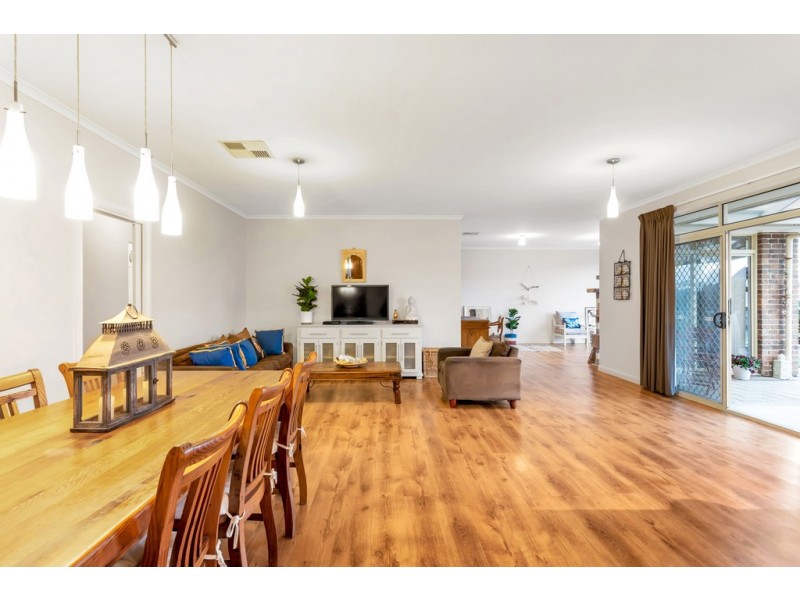 15 Daintree Drive, Seaford Rise SA 5169