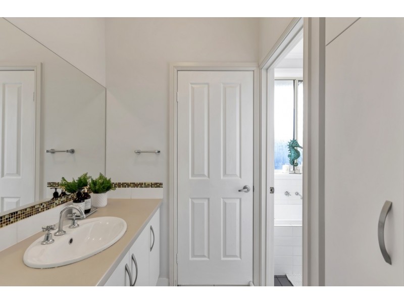 15 Daintree Drive, Seaford Rise SA 5169