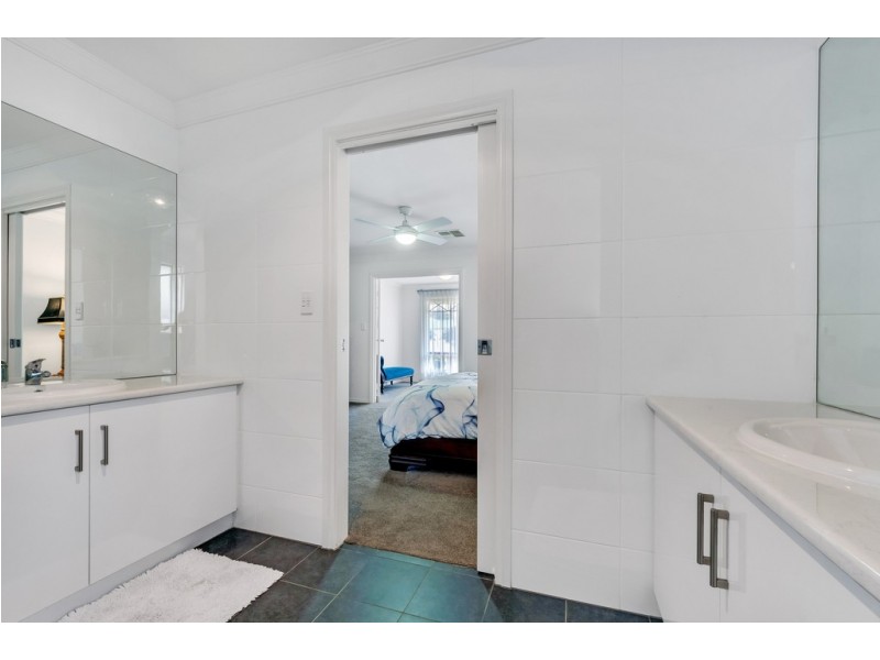 2 Light Place, Mount Compass SA 5210