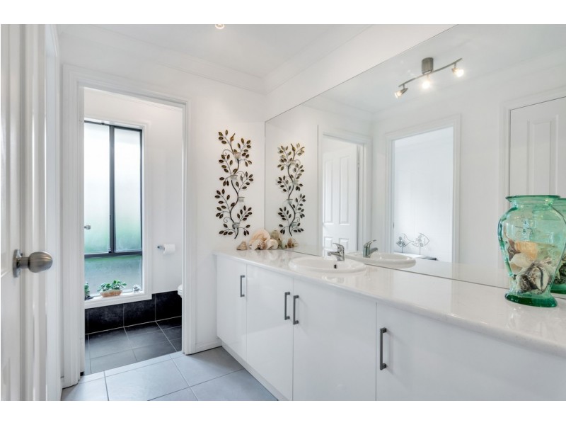 2 Light Place, Mount Compass SA 5210