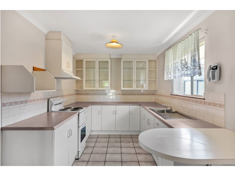 2/6 Hume Court, Woodcroft SA 5162