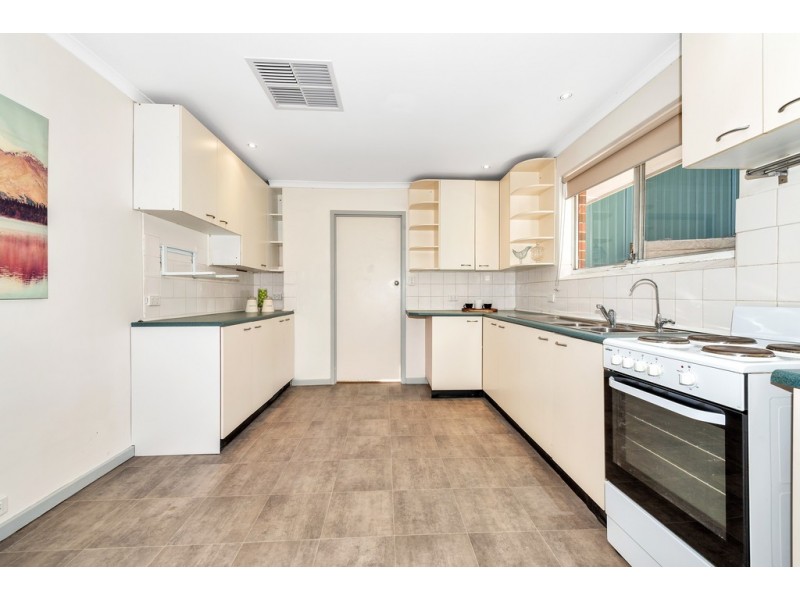 25 Alison Drive, Happy Valley SA 5159