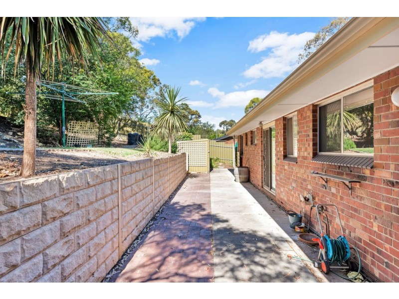 25 Alison Drive, Happy Valley SA 5159