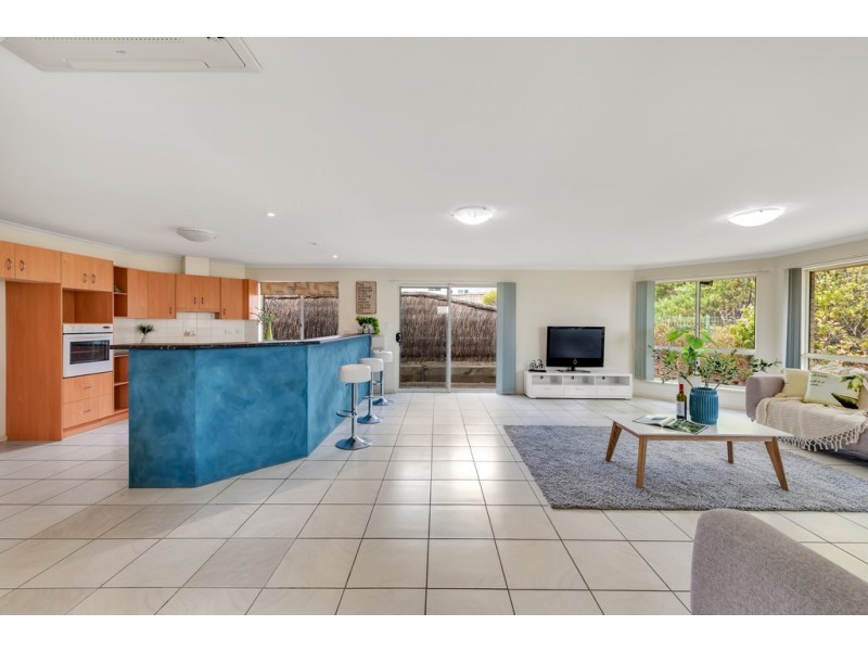 102 Coromandel Drive, Mccracken SA 5211