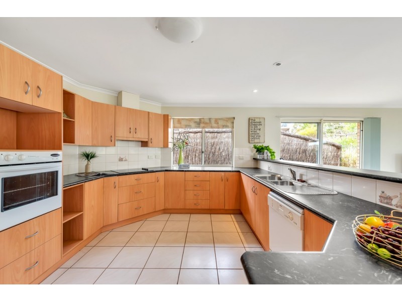 102 Coromandel Drive, Mccracken SA 5211