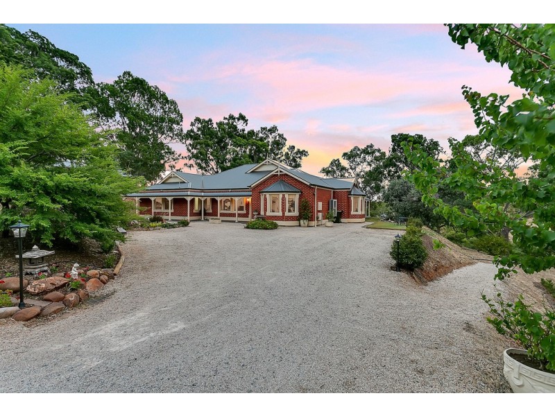 13 Scenic Court, Chandlers Hill SA 5159