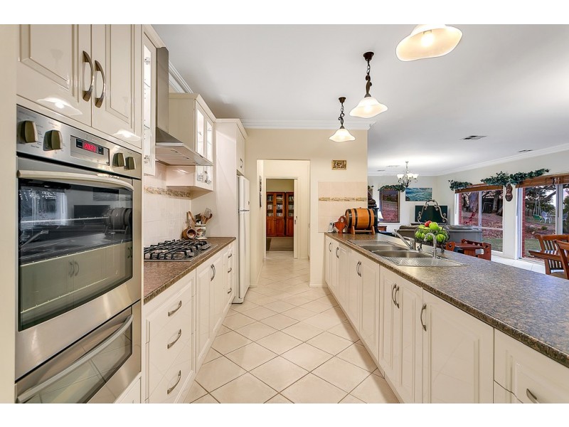 13 Scenic Court, Chandlers Hill SA 5159