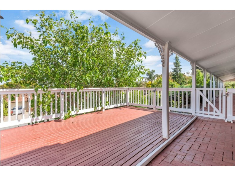 12 Panorama Drive, Aberfoyle Park SA 5159