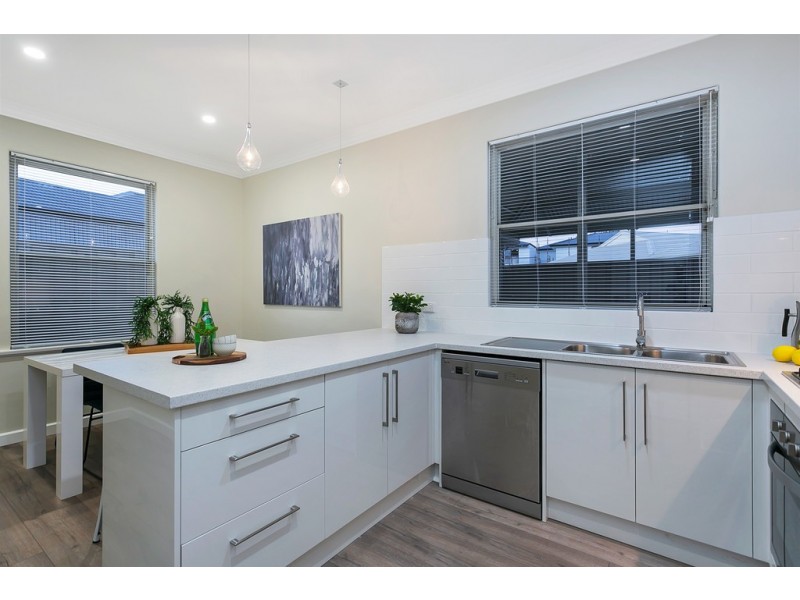21d Barker Avenue, Findon SA 5023