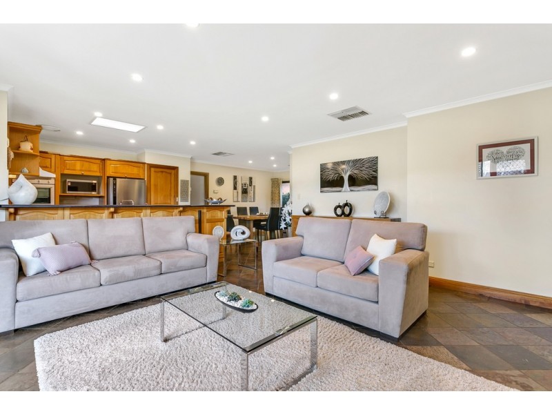 19 Antonia Circuit, Hallett Cove SA 5158